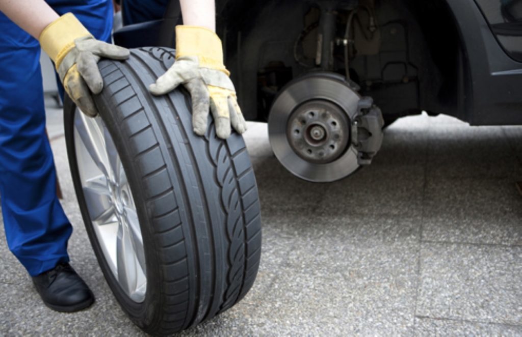 Gomme estive: via libera al cambio, si può andare dal gommista