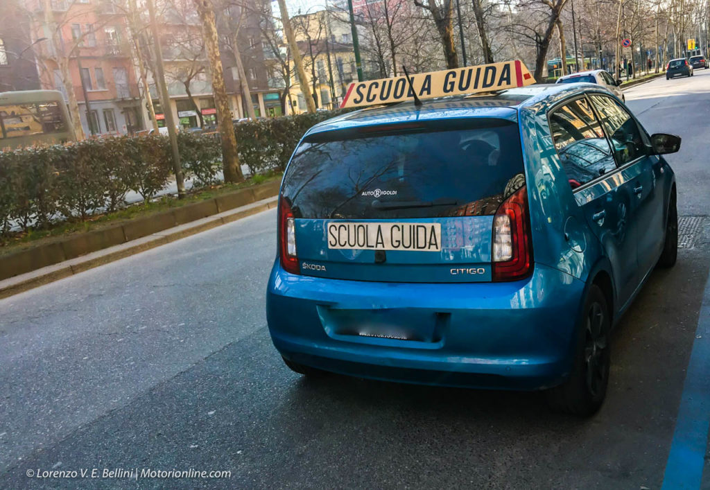 Esami patente Fase 2: niente autoscuole ed esaminatore in auto