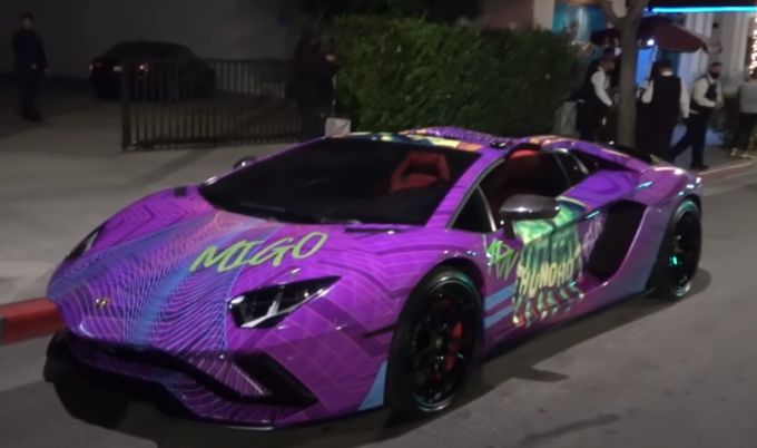 Lamborghini Aventador Roadster: l’esagerata personalizzazione del rapper Quavo [VIDEO]