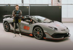 Lamborghini Aventador SVJ 63 Roadster: Jorge Lorenzo prende in consegna la sua nuova supercar