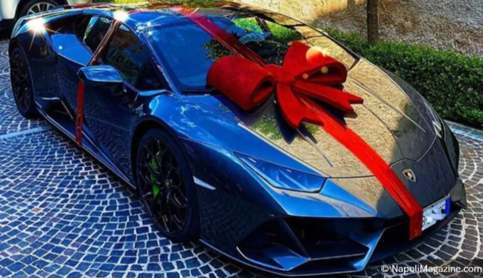 Lamborghini Huracan EVO per Lorenzo Insigne: è il regalo di compleanno  della moglie