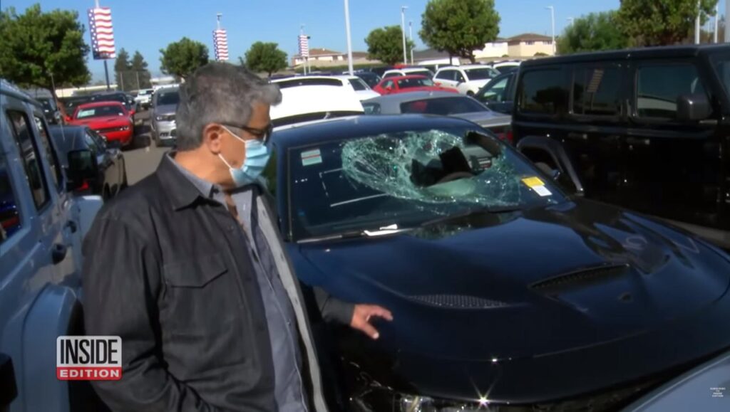 California, proteste: 2,8 milioni di dollari di danno per un rivenditore di auto [VIDEO]