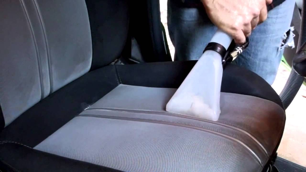 Sedili in tessuto: come eliminare le macchie di sporco