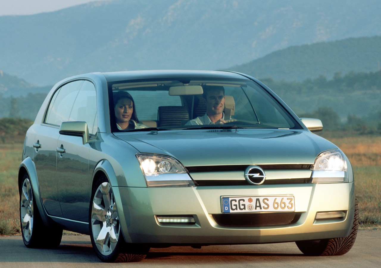 Opel Signum2: la storia della concept car degli anni 2000 mix tra berlina e station wagon