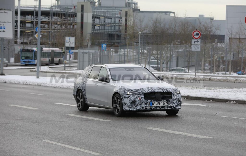 Mercedes Classe C Station Wagon 2021: proseguono i test in strada [FOTO SPIA]