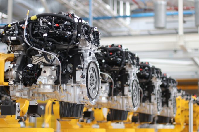 Jaguar Land Rover: superato il traguardo di 1,5 milioni di motori Ingenium prodotti