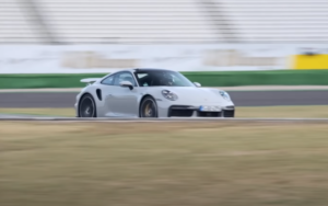 Porsche 911 Turbo S 2021, prestazioni da bolide: va più veloce della 918 Spyder [VIDEO]