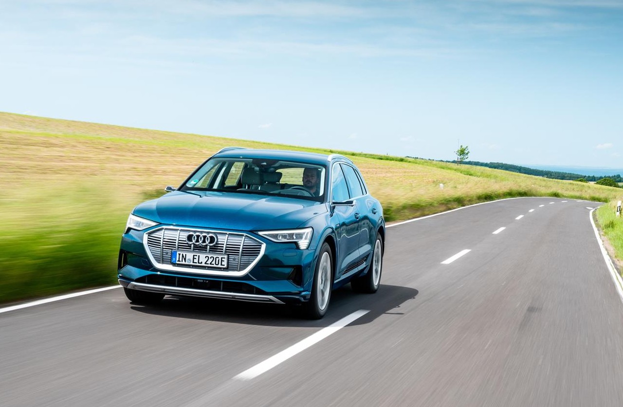 Audi e-tron 2021: si aggiorna l’infotainment ed è più connessa