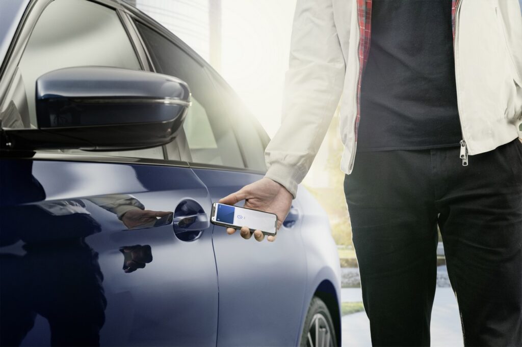 BMW: la chiave dell’auto diventa l’iPhone con la Digital Key