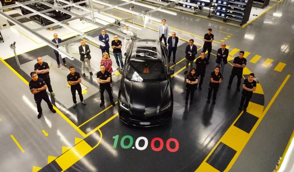 Lamborghini Urus: prodotto l’esemplare numero 10.000