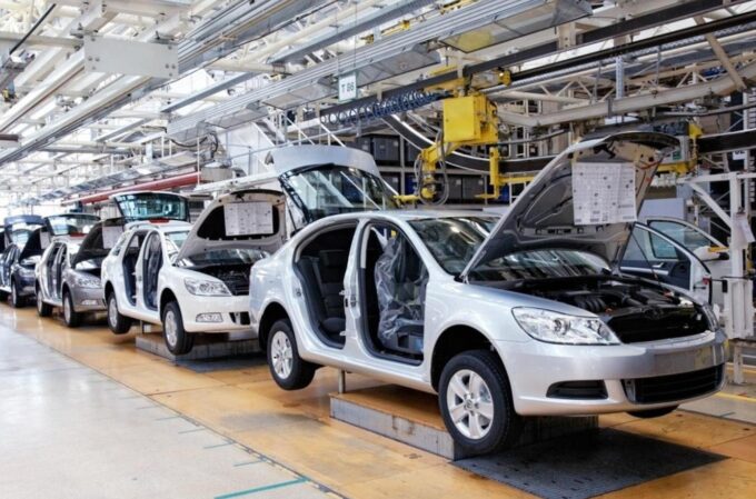 Mercato auto Europa, la flessione prosegue anche a giugno: -24,1%