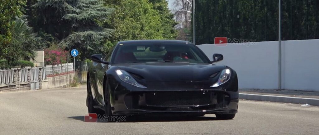 Ferrari 812 GTO: spiata ancora tra le vie di Maranello [VIDEO]