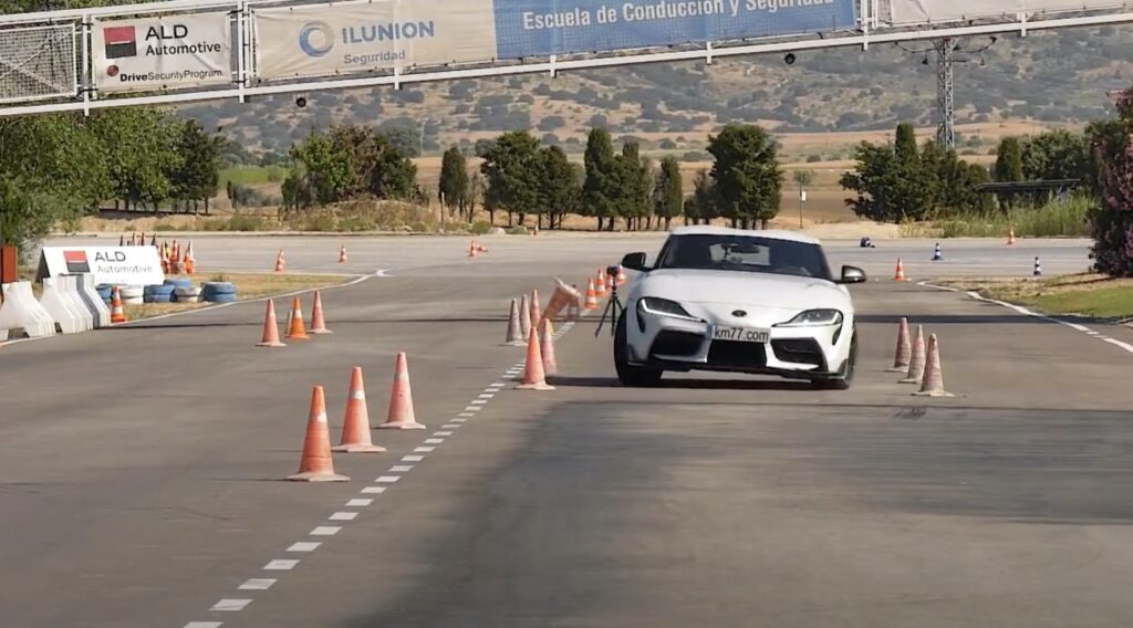 Toyota Supra: supera il test dell’alce, ma ci si aspettava di meglio [VIDEO]