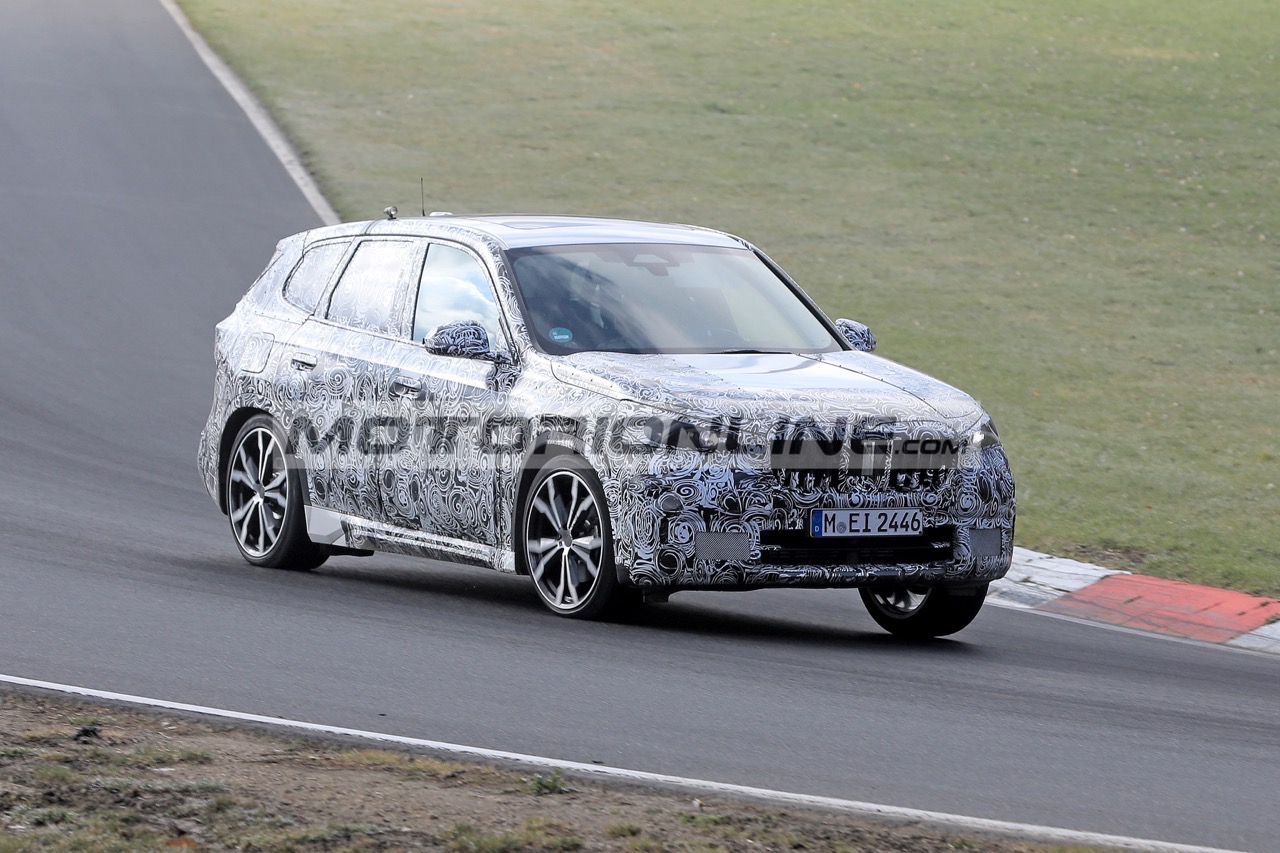 BMW X1 - Foto spia 19-4-2021