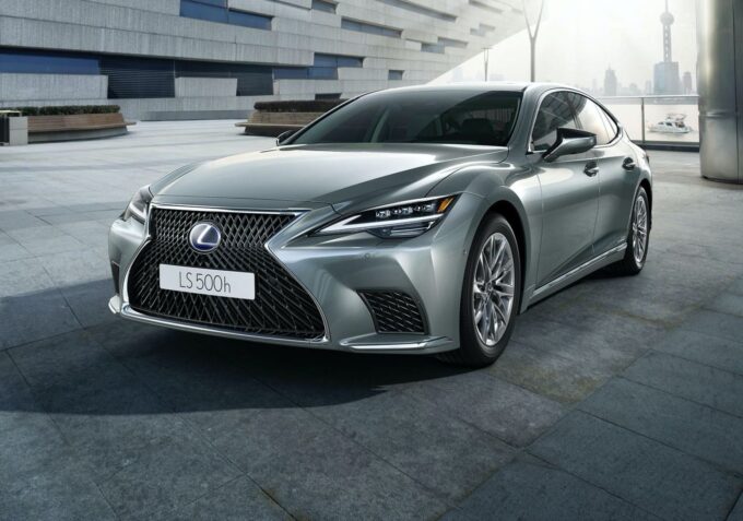 Lexus LS 2021