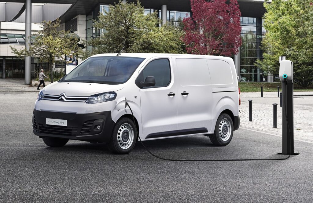 Citroen e-Jumpy: il furgone elettrico in Italia da 32.155 euro [FOTO]