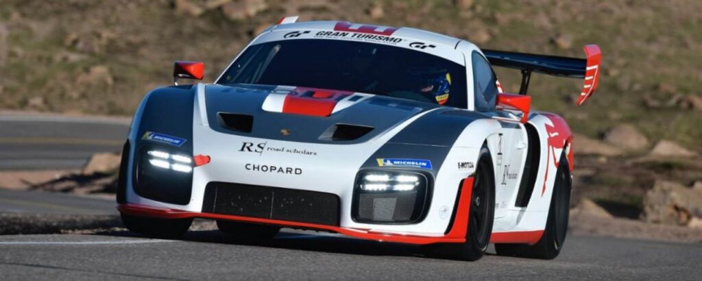 Porsche 935 alla Pikes Peak 2020. L’on-board di Jeff Zwart è da paura [VIDEO]