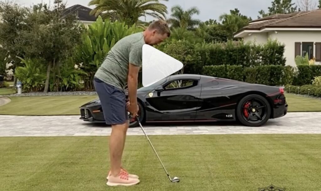 Ian Poulter, campione di golf, tira una pallina attraverso i finestrini della sua LaFerrari [VIDEO]