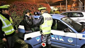 Polstrada, weekend “nero”: 255 patenti ritirate e 15.363 punti decurtati