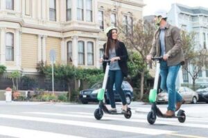 Bici e monopattini: le regole per la circolazione in città