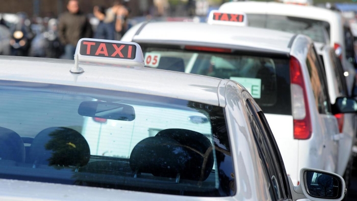 Taxi e Ncc: gli indennizzi del Decreto Ristori per il ‘mini lockdown’