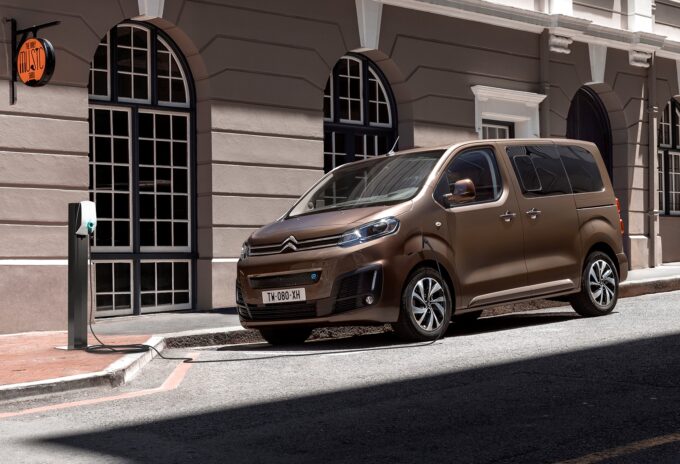 Citroen SpaceTourer e Jumpy: sulle versioni elettriche il cavo di ricarica da 22 kW è ora di serie