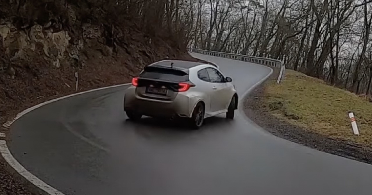 Toyota GR Yaris: così si guida a tutto gas la nuova hothatch [VIDEO]