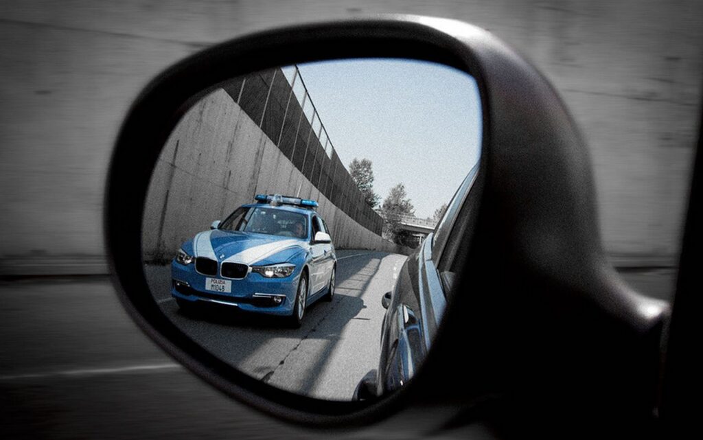 BMW anti-autovelox: scova laser e radar salvando dalle multe