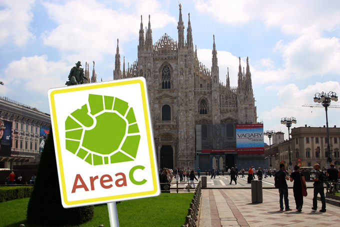 Milano: parcheggio libero sulle strisce blu, sospesa Area C