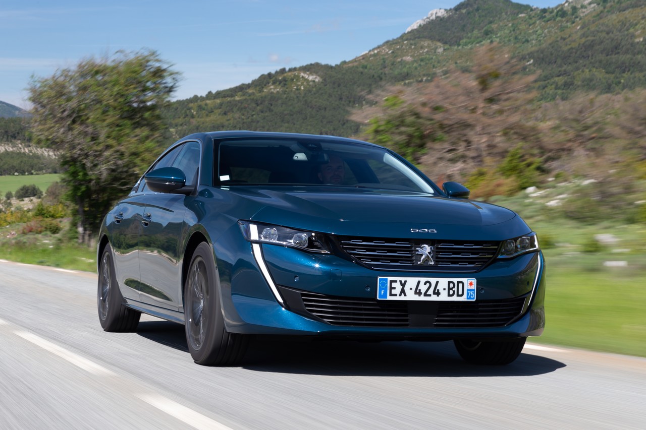Peugeot 508: si rinnovano gamma e motori, da 32.500 euro