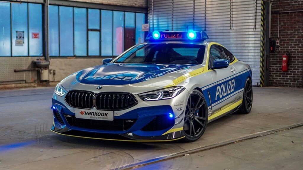 BMW M850i: AC Schnitzer la trasforma in un’auto della polizia tedesca [VIDEO]