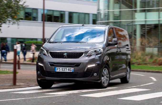 Peugeot e-Expert conquista il premio International Van Of The Year 2021