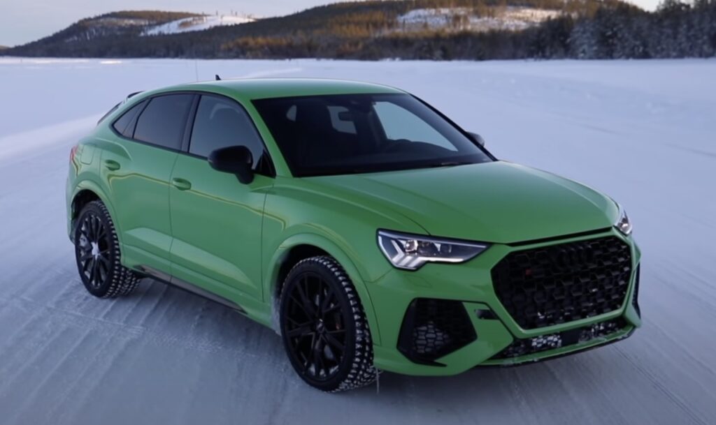 Audi RSQ3 2021: sound, drift e launch control sulla neve con i suoi 400 CV [VIDEO]