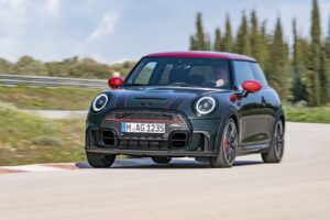 Mini John Cooper Works MY 2022: la piccola sportiva premium si aggiorna [FOTO]