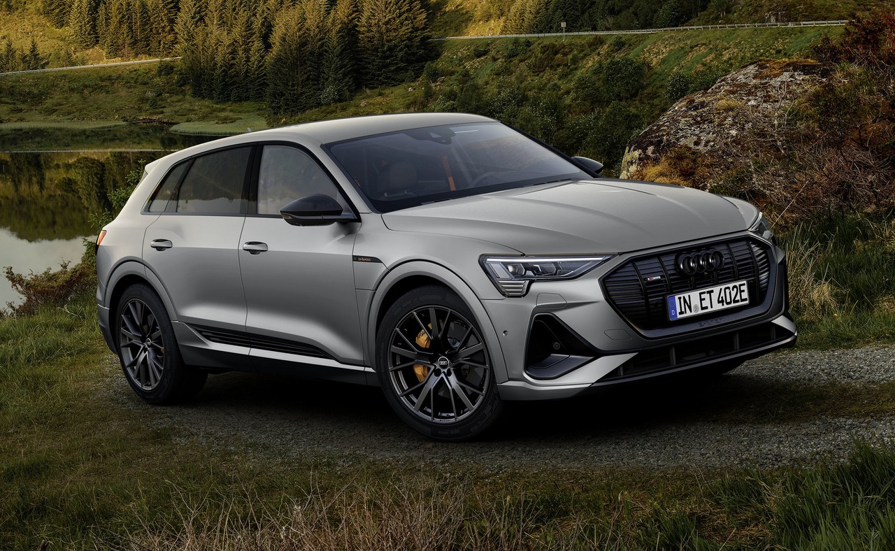 Audi e-tron 2022: arriva l’inedito pacchetto S line black edition