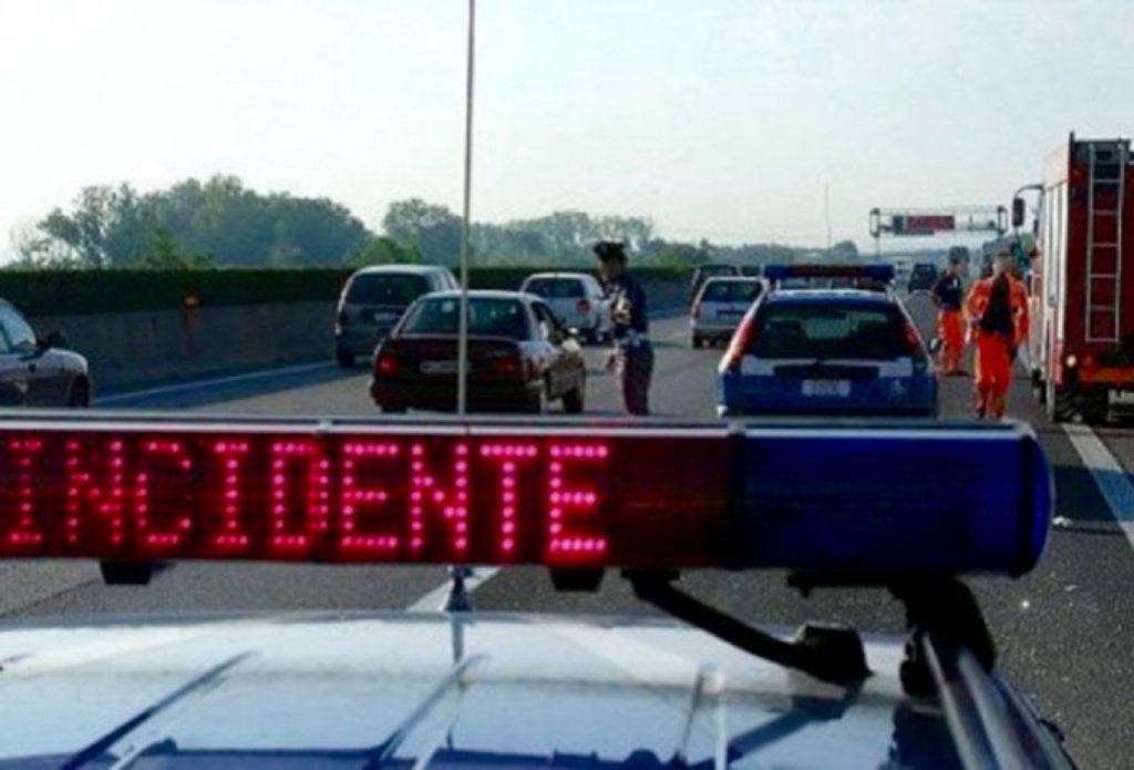 Incidente A14: due morti, lunghe code e polemiche