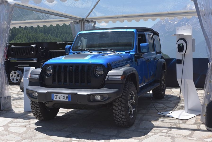 Jeep Wrangler 4xe: le soluzioni per la ricarica con Free2Move