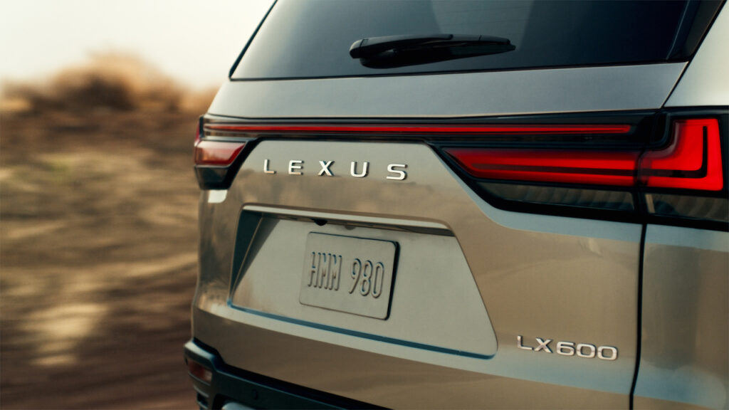 Lexus LX 2022: il SUV di lusso sarà presentato il 13 ottobre [TEASER]