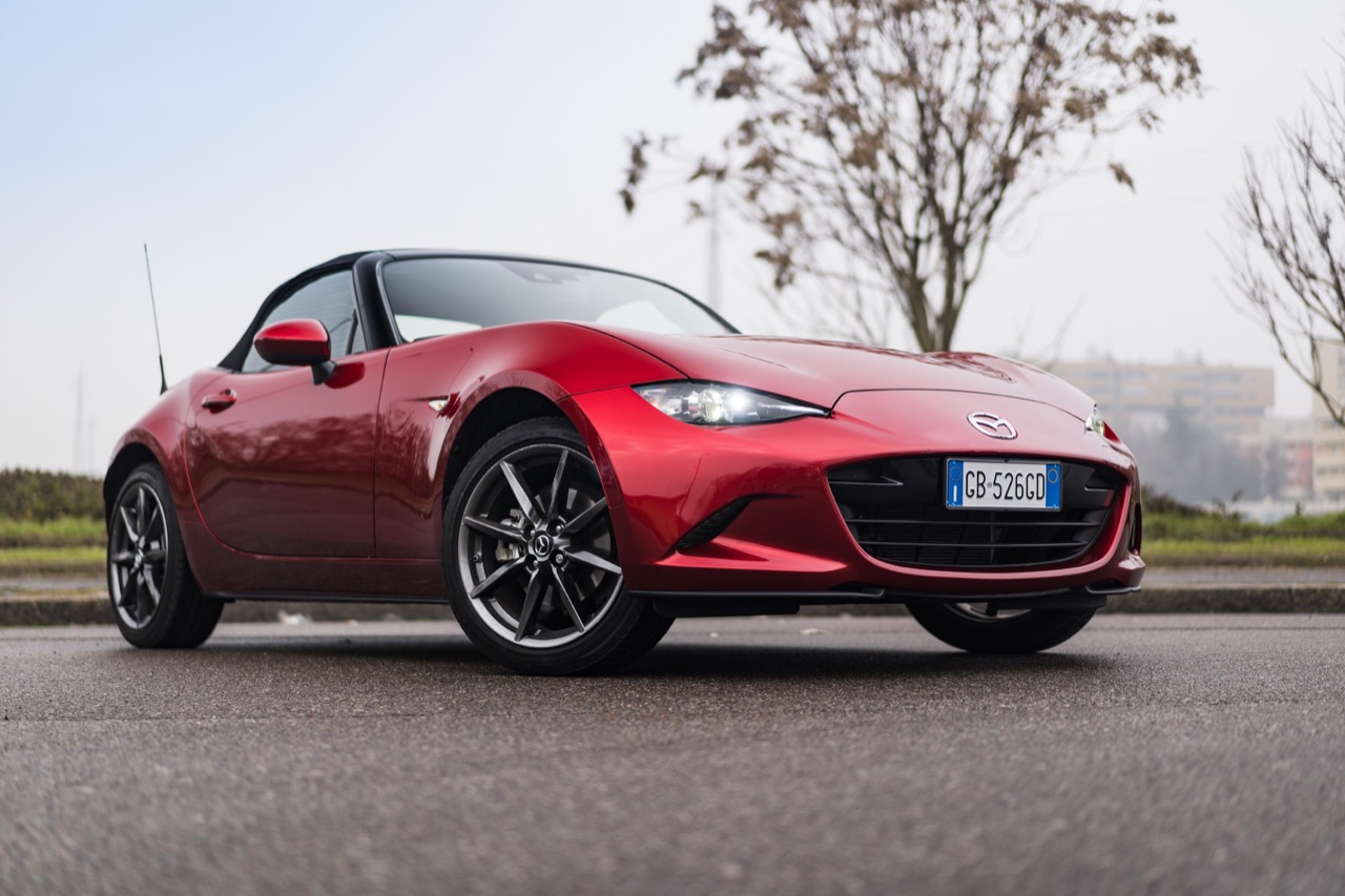 Mazda MX-5: la nuova generazione sarà elettrificata