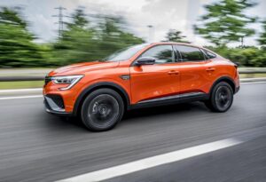 Renault Arkana E-Tech Hybrid: la PROVA SU STRADA del SUV coupé ibrido