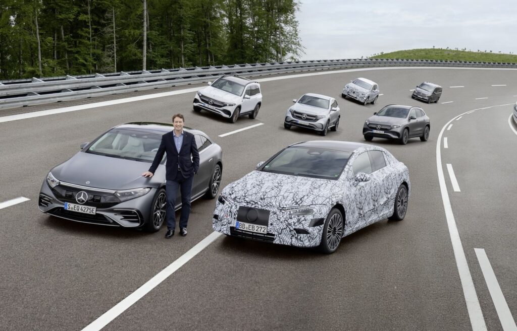 Mercedes, il futuro è tutto elettrico: solo auto a batterie entro il 2030