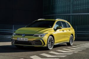 Volkswagen Golf 8 Variant: l’ibrida in promozione a 199 euro al mese [VIDEO]