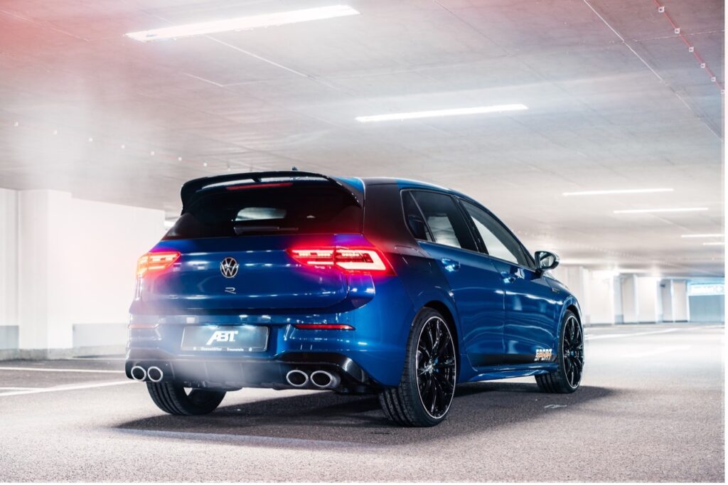 Nuova Volkswagen Golf 8 R: ben 390 CV con il tuning di ABT