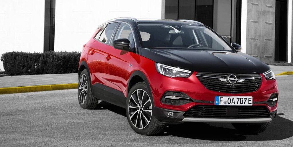 Opel Grandland X Hybrid Plug-In: in promozione a partire da 299 euro