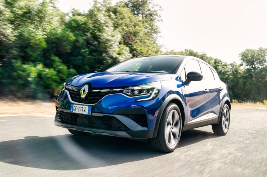 Renault Captur: PROVA SU STRADA dell’ibrido da 145 CV con cambio derivato dalla F1 [VIDEO]