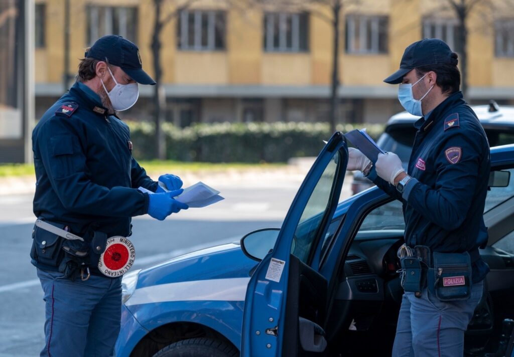 Catania: inseguiti ed arrestati su un mezzo del car sharing rubato