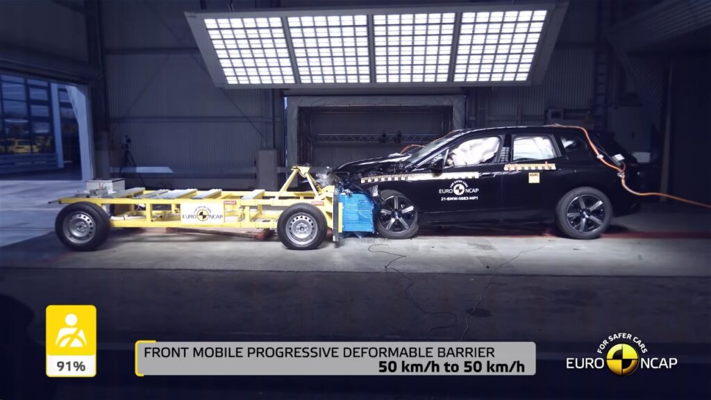 BMW iX conquista le cinque stelle Euro NCAP