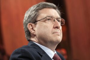 Mobilità green, il ministro Giovannini: “Creerà nuovi posti di lavoro, previsti incentivi per auto ecologiche”