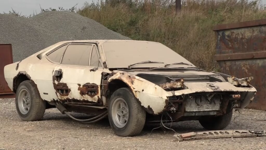 Ferrari 308 GT4 in vendita a 17.000 euro ma è tutta arrugginita [VIDEO]