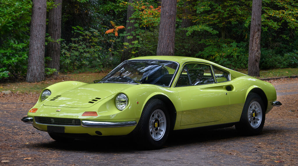 Ferrari Dino 246 GTS prima rubata e poi ritrovata da un bimbo sotto terra nel suo giardino